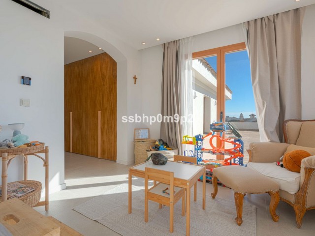 5 Bedrooms Villa in Mijas Costa