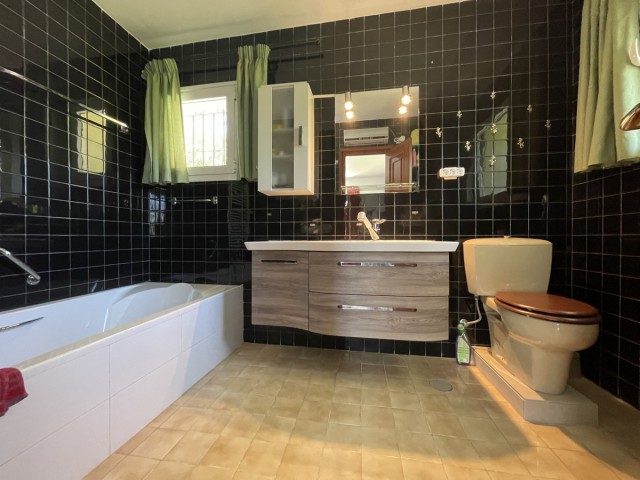 7 Bedrooms Villa in Mijas