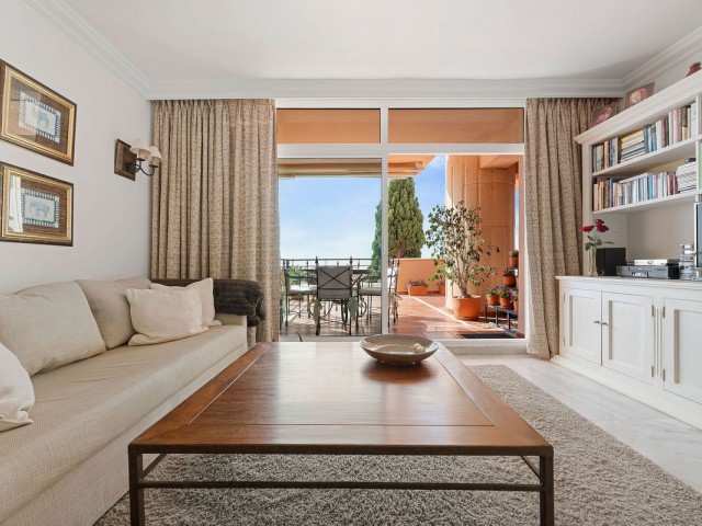 2 Bedrooms Apartment in Nueva Andalucía