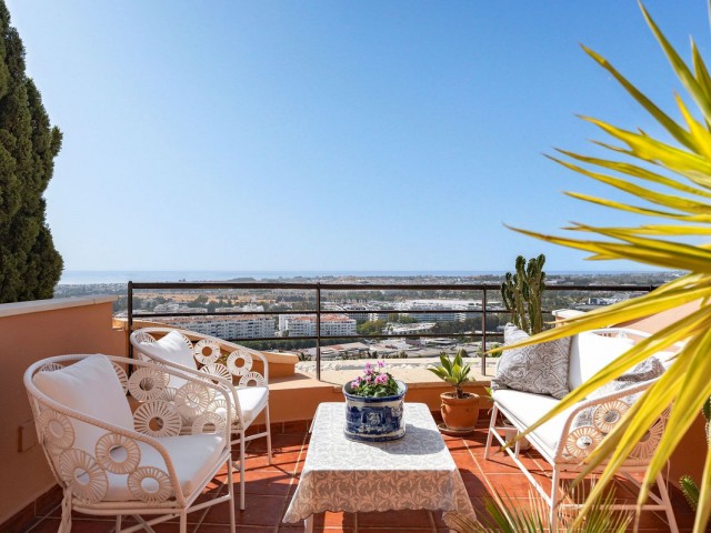 2 Bedrooms Apartment in Nueva Andalucía