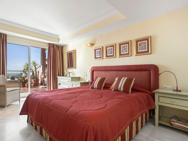 2 Bedrooms Apartment in Nueva Andalucía