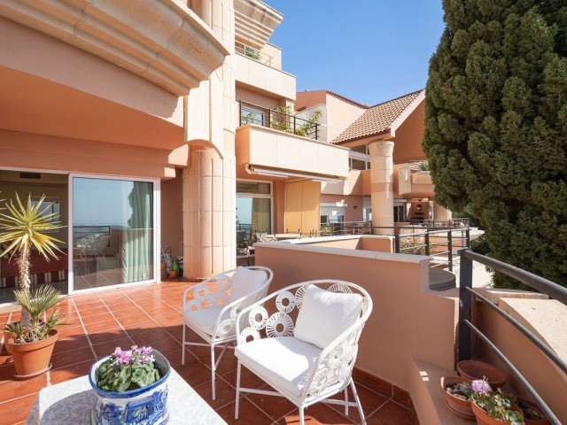 2 Bedrooms Apartment in Nueva Andalucía