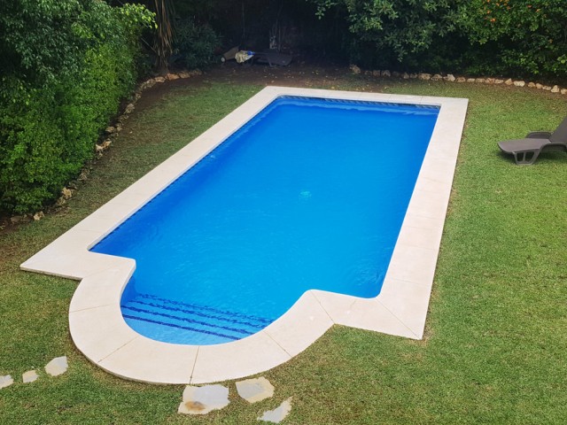 5 Bedrooms Villa in Elviria