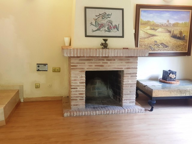 5 Bedrooms Villa in Elviria