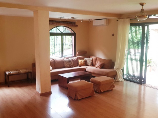 5 Makuuhuoneen Huvila Elviria