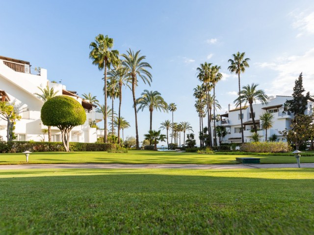 2 Bedrooms Apartment in Estepona