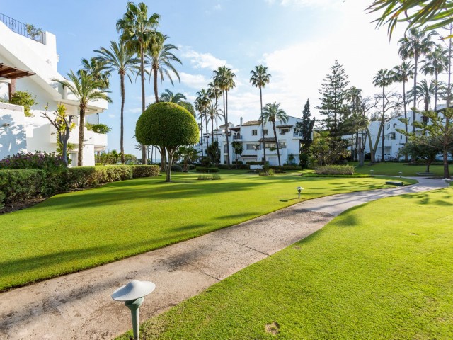 2 Bedrooms Apartment in Estepona