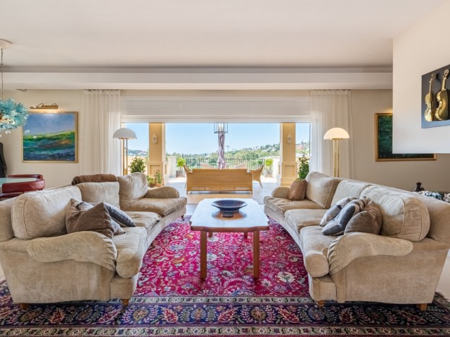 Villa con 4 Dormitorios  en Nueva Andalucía