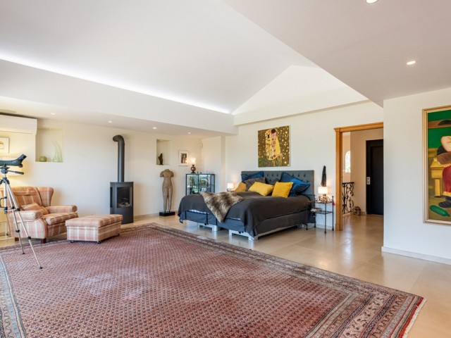 Villa con 4 Dormitorios  en Nueva Andalucía