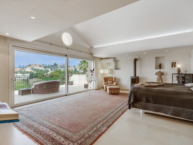 Villa con 4 Dormitorios  en Nueva Andalucía