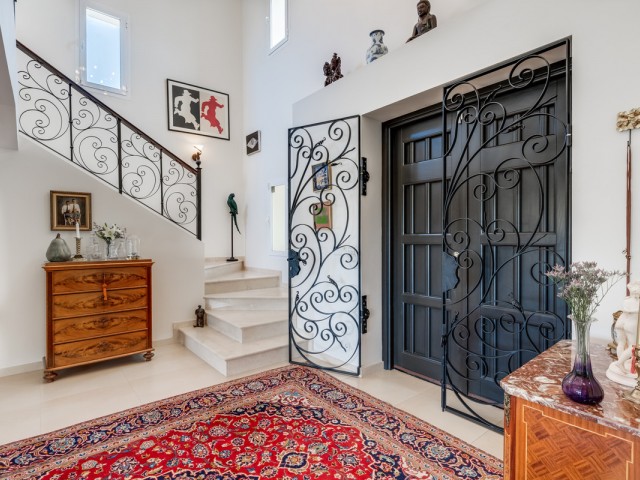 Villa con 4 Dormitorios  en Nueva Andalucía