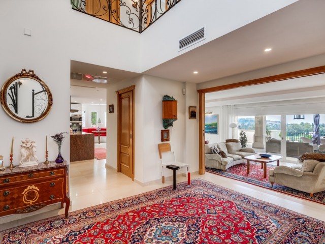 Villa con 4 Dormitorios  en Nueva Andalucía