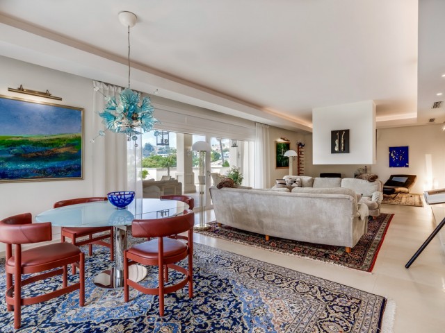 Villa con 4 Dormitorios  en Nueva Andalucía