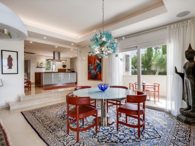 Villa con 4 Dormitorios  en Nueva Andalucía