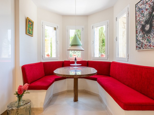 Villa con 4 Dormitorios  en Nueva Andalucía