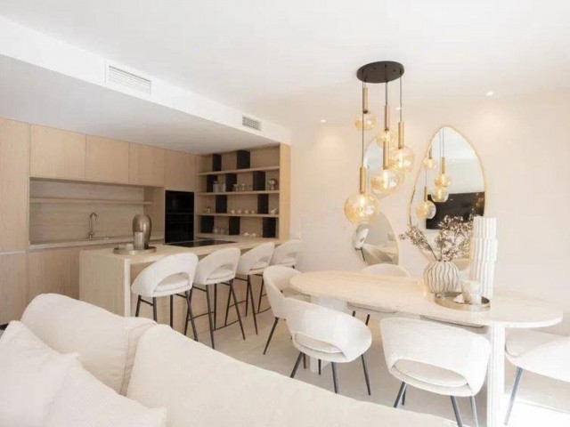 4 Schlafzimmer Apartment in Nueva Andalucía