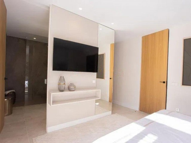 4 Schlafzimmer Apartment in Nueva Andalucía