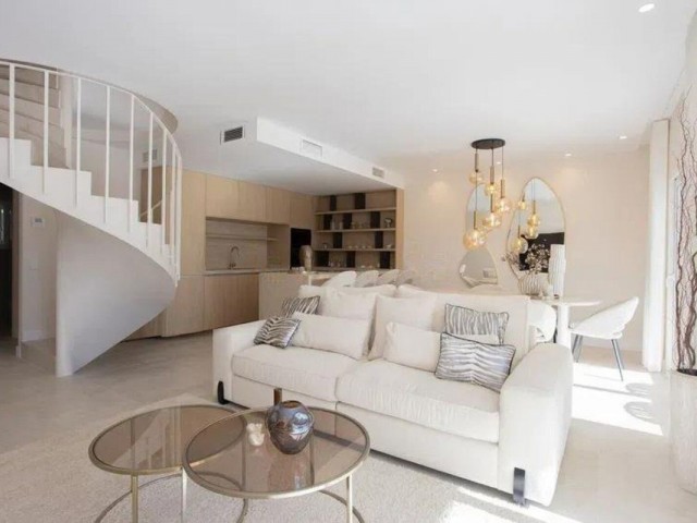 4 Bedrooms Apartment in Nueva Andalucía