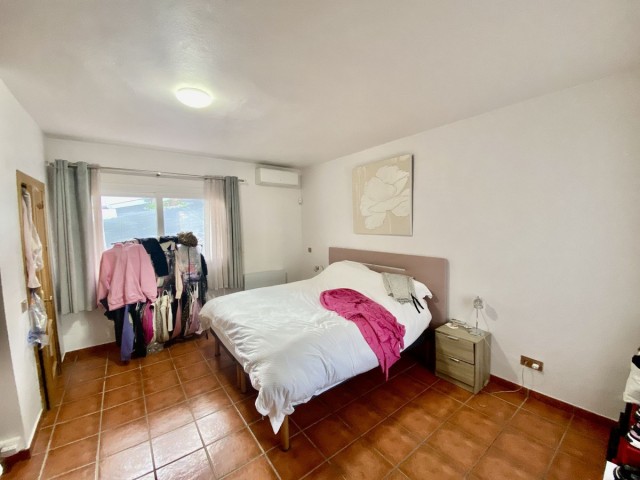 5 Bedrooms Villa in Calahonda