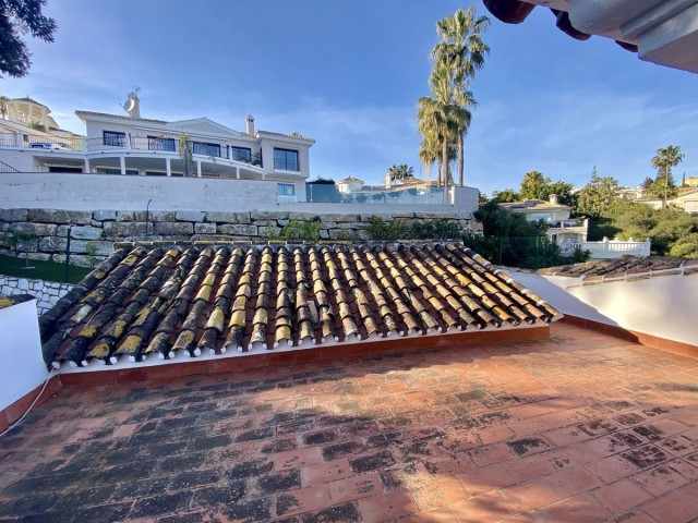 5 Bedrooms Villa in Calahonda