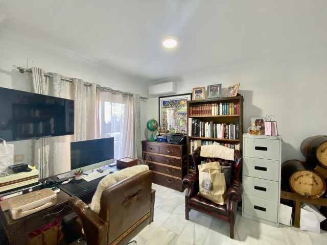 5 Bedrooms Villa in Calahonda