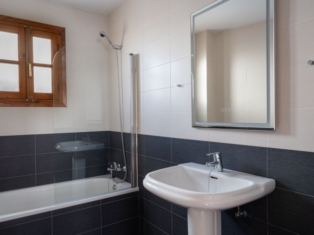 5 Makuuhuoneen Rivitalo Estepona