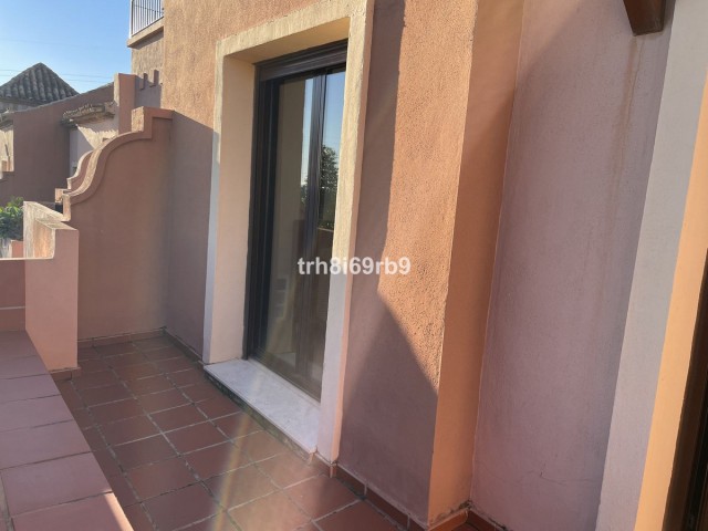 3 Bedrooms Villa in Estepona