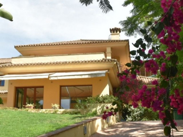 4 Schlafzimmer Villa in San Roque