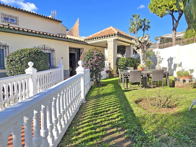 6 Bedrooms Villa in Benalmadena Costa