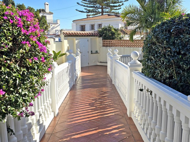 6 Bedrooms Villa in Benalmadena Costa