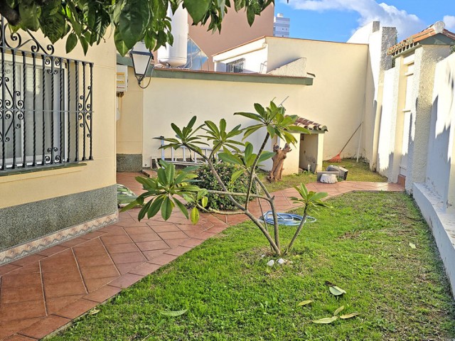 6 Bedrooms Villa in Benalmadena Costa