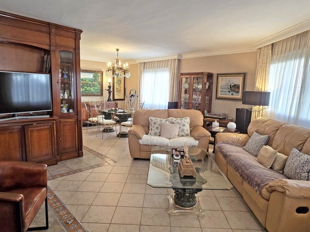 6 Bedrooms Villa in Benalmadena Costa