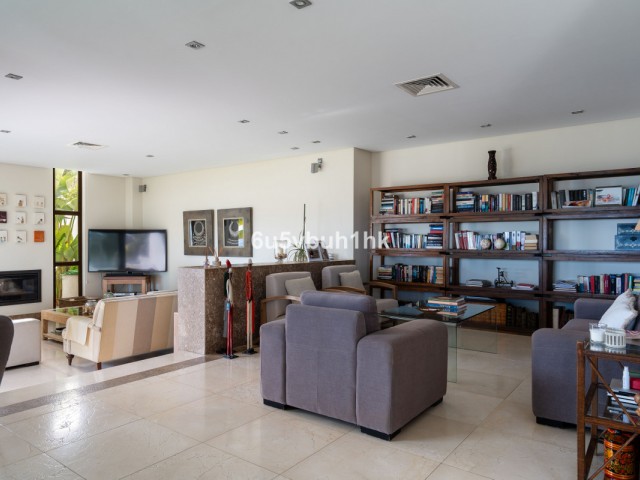 6 Bedrooms Villa in Málaga