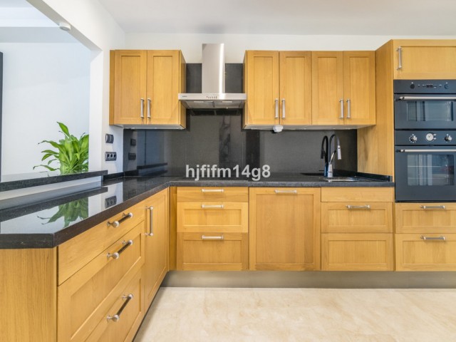 2 Soveroms Leilighet i Nueva Andalucía