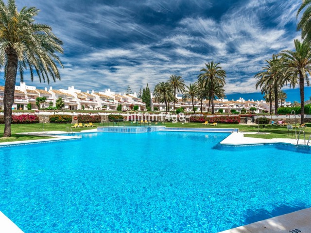 2 Soveroms Leilighet i Nueva Andalucía