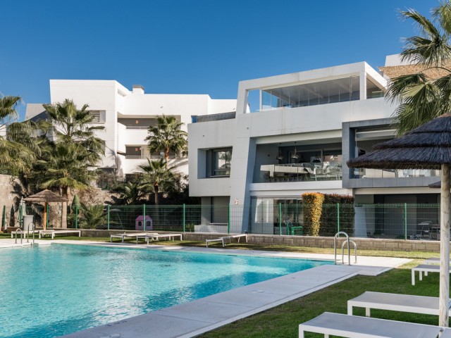 3 Bedrooms Apartment in Estepona