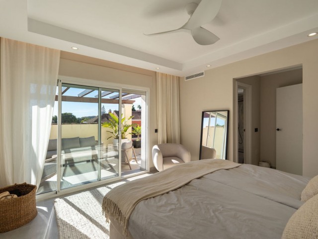 4 Bedrooms Townhouse in Nueva Andalucía