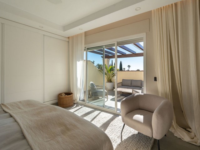 4 Bedrooms Townhouse in Nueva Andalucía