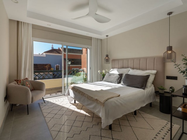 4 Schlafzimmer Reihenhaus in Nueva Andalucía