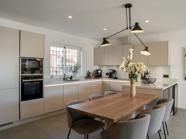 4 Soveroms Rekkehus i Nueva Andalucía