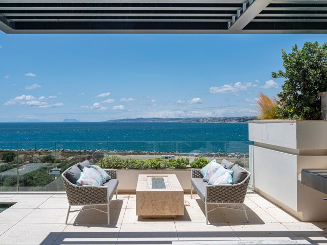 2 Bedrooms Apartment in Estepona