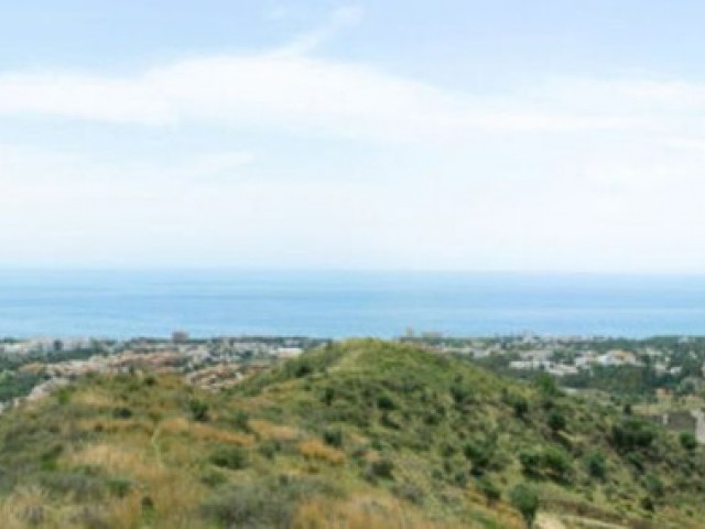 Plot, Riviera del Sol