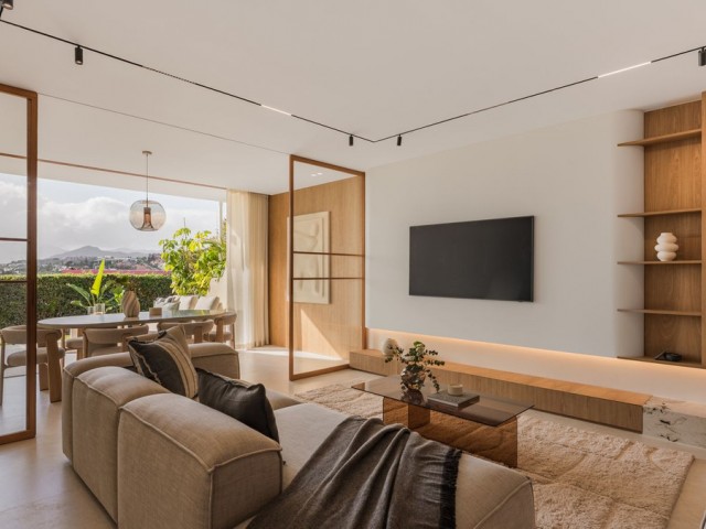 Maison mitoyenne avec 4 Chambres  à Nueva Andalucía