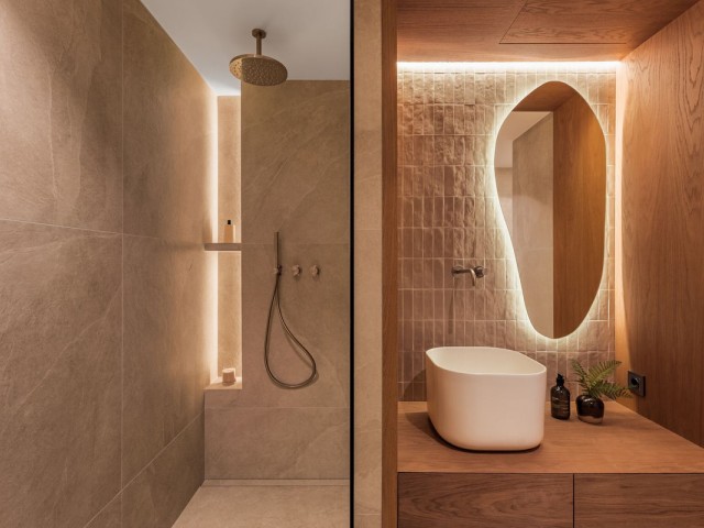 Maison mitoyenne avec 4 Chambres  à Nueva Andalucía