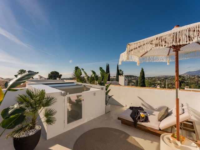 4 Bedrooms Townhouse in Nueva Andalucía