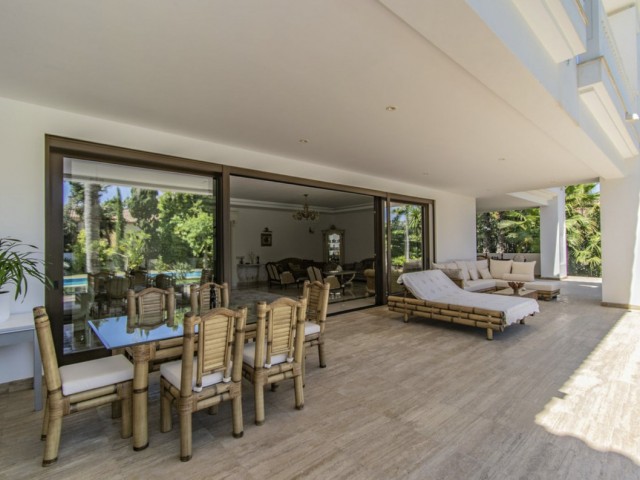 6 Bedrooms Villa in Guadalmina Baja