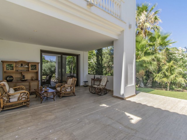 6 Bedrooms Villa in Guadalmina Baja