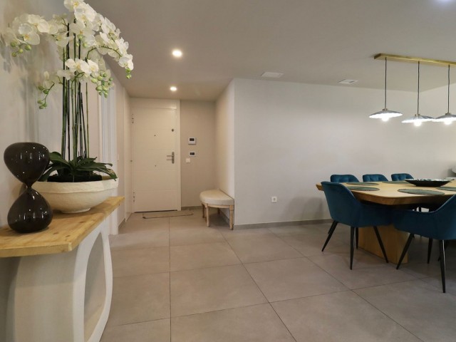 Apartamento con 3 Dormitorios  en Elviria