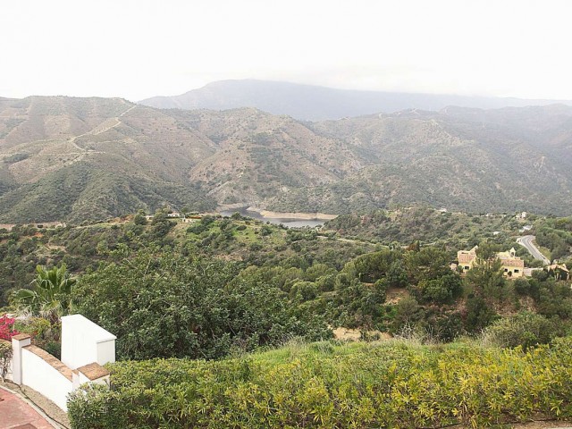 4 Makuuhuoneen Huvila Istán