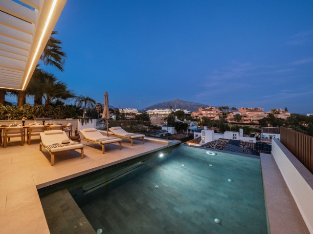 5 Bedrooms Villa in Nueva Andalucía